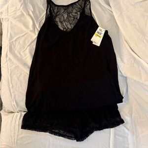 Flora Nikro Black Lace Trim Pajama Set – Medium – NWT